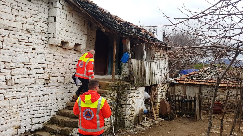 4 shtepi te demtuara nga termeti ne Zall Bastar te Tiranes